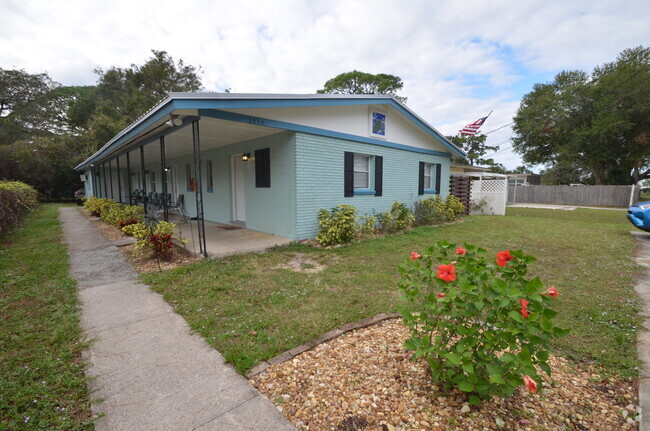 Building Photo - 1516 Roger Dr