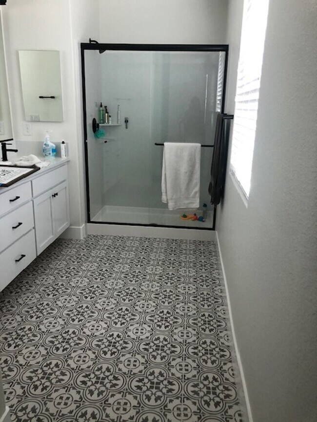 Foto del edificio - Newer Single Family Home in West Sacramento