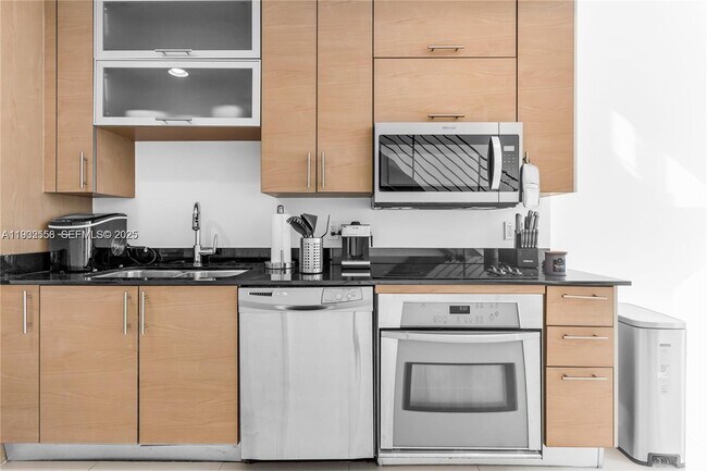 Foto del edificio - 60 SW 13th St