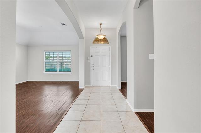 Building Photo - 2827 Rosewood Blvd