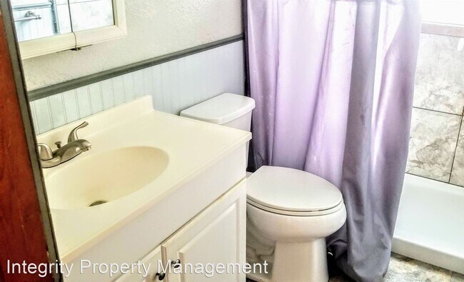 Building Photo - 3 br, 1 bath House - 209 Country Club Rd