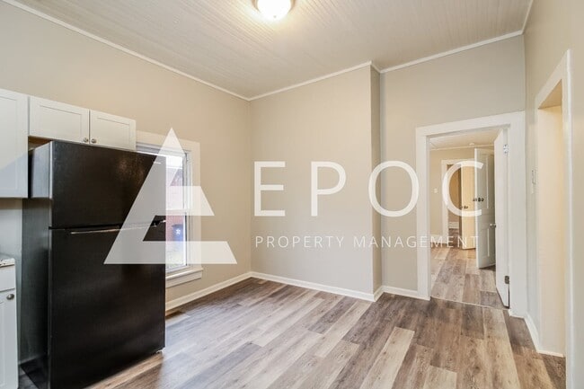 Foto del edificio - 836 E Devonshire St