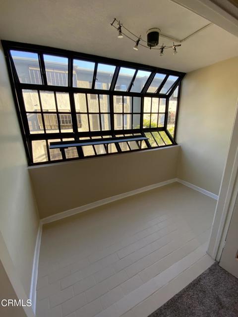Foto del edificio - 330 S Mentor Ave