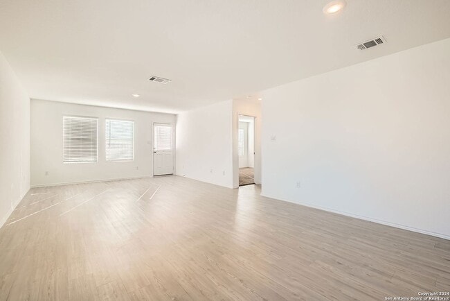 Foto del edificio - 5196 Fowler Crst