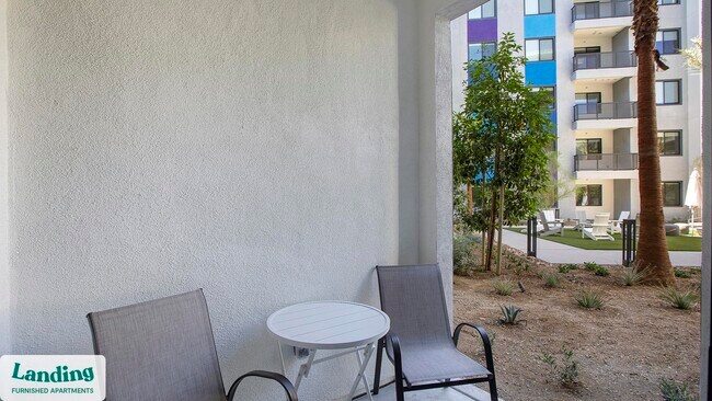 Foto del edificio - 9235 W Russell Rd