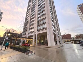 Building Photo - 70 W Burton Pl