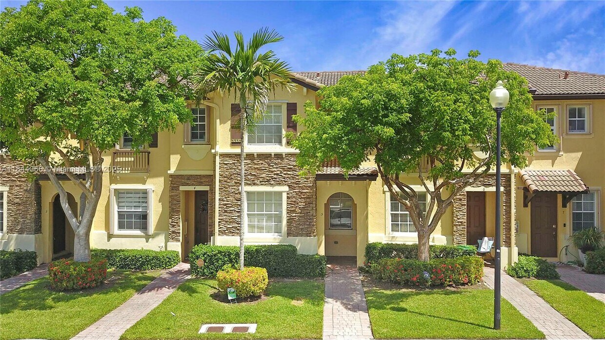 Foto principal - 9353 SW 227th St