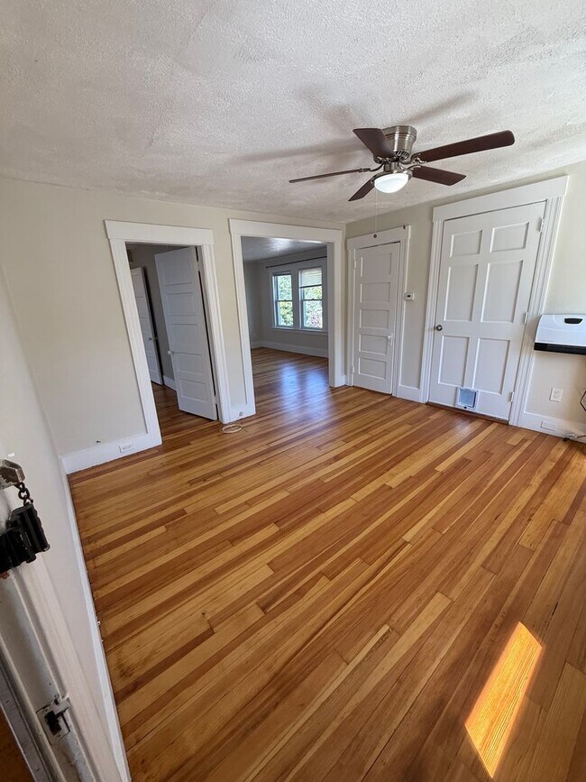 Photo - 48-50 Putnam St Apartment