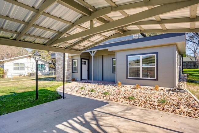 Foto del edificio - 809 N West St