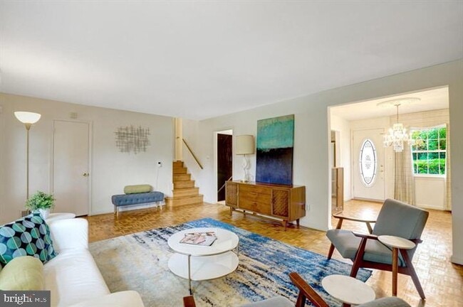 Foto del edificio - 4902 Ravensworth Rd