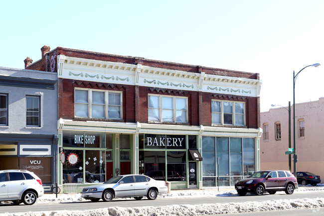 Building Photo - 900 W. Broad St.