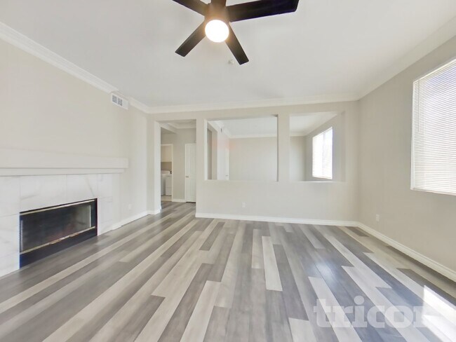 Foto del edificio - 15591 Eastwind Ave