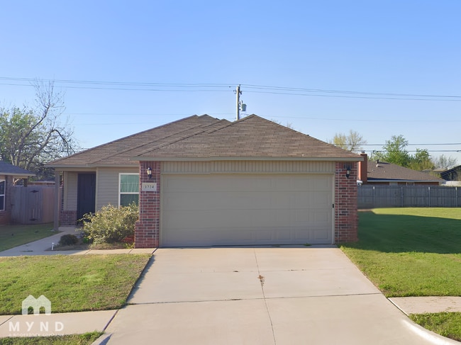 Building Photo - 1724 Lanesboro Dr