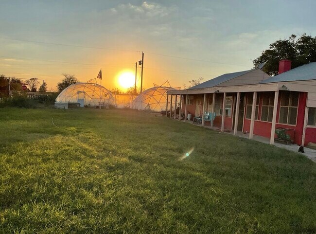 Foto del edificio - 12662 W 61st St