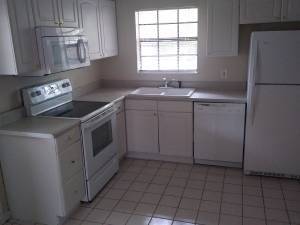 Building Photo - 810 Meadowbrook Dr