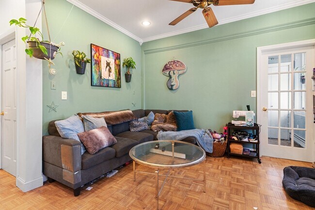 Foto del edificio - 99 W 4th St