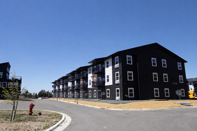 Building Photo - Elmview Apartments