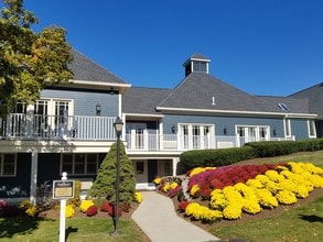Building Photo - The Fairways