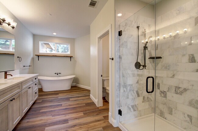 Building Photo - 13042 Sweetbriar Ct