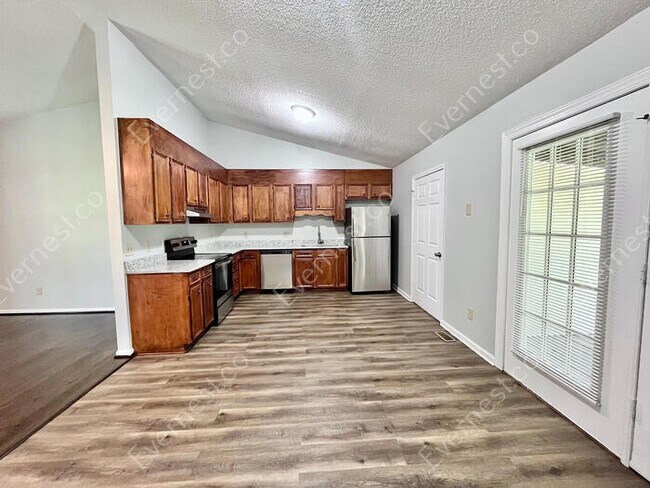 Foto del edificio - 5111 Hampton Meadows Rd