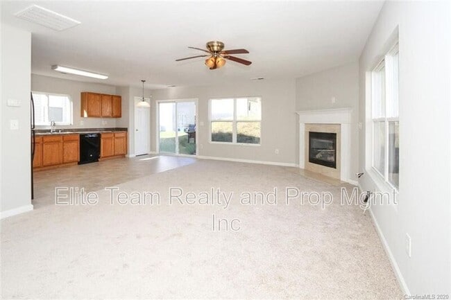 Foto del edificio - 10816 Carstairs St