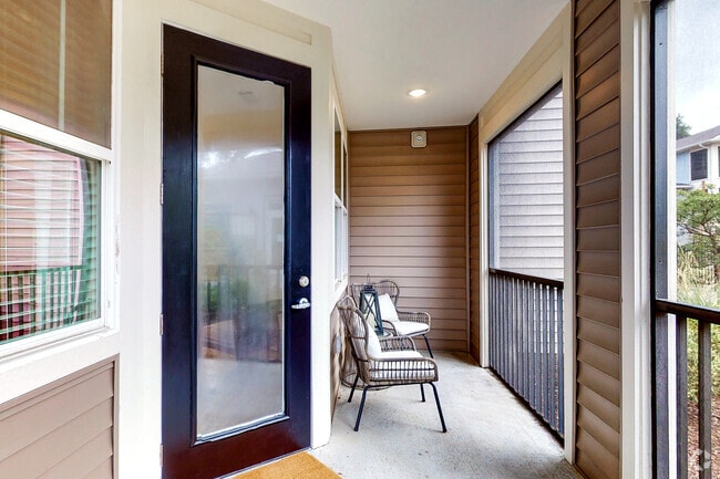 2BR, 2BA - 1062 SF - Mystic Bluff Apartments