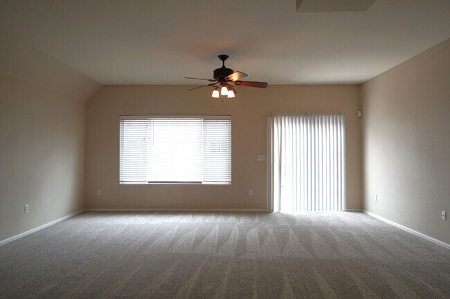 Building Photo - 862 Red Thistle View