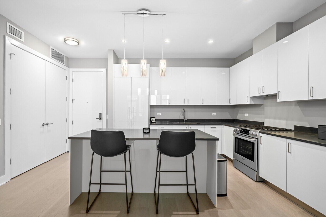Foto principal - 1701 W Webster Ave