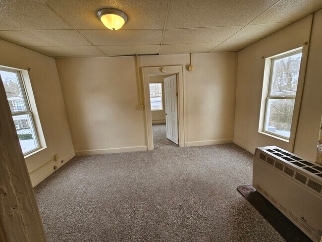 Foto del edificio - 628 Brandon St