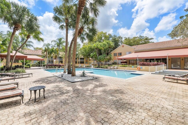 Building Photo - 967 Coral Club Dr