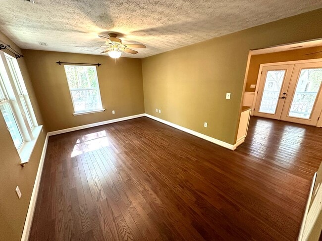 Photo - 5518 Thompson Dr House