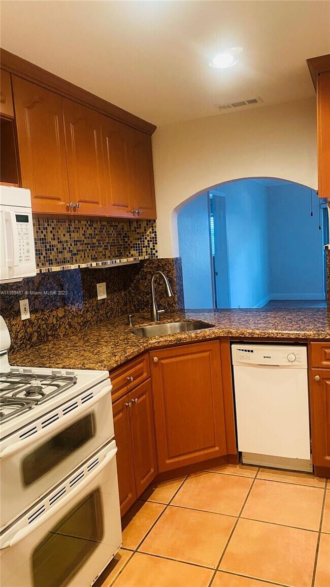 6715 N Kendall Dr Unit 708, Pinecrest, FL 33156 Condo for Rent in Pinecrest, FL