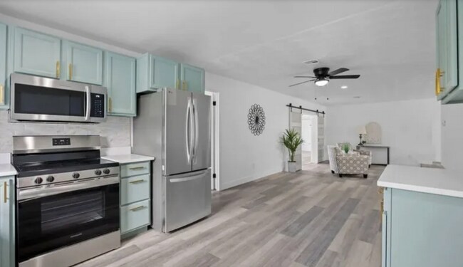 Foto del edificio - 814 Hall St