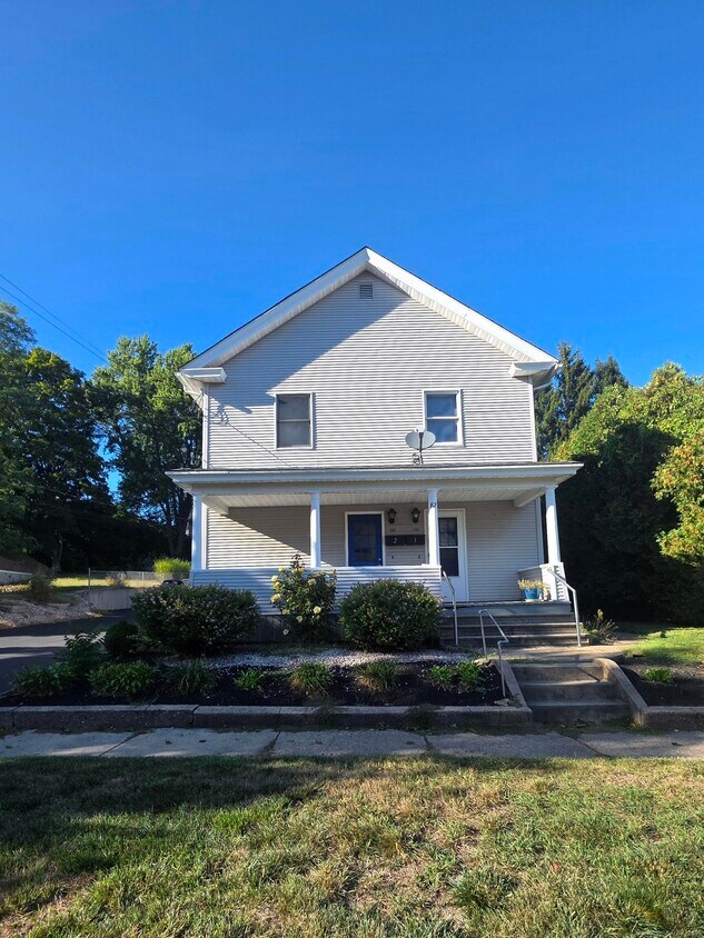 Primary Photo - 82 Jacobs St