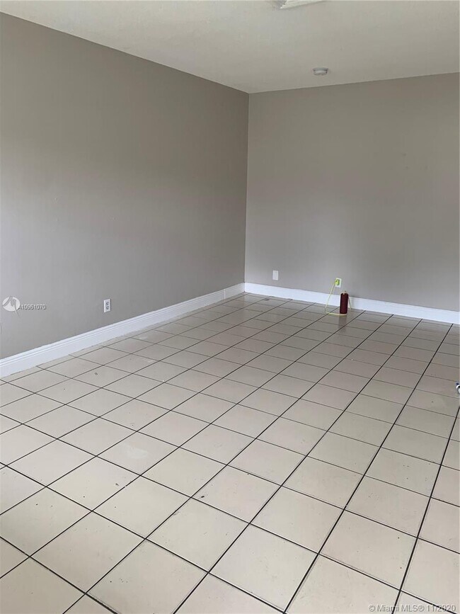 Foto del edificio - 5404 NW 16th Ct
