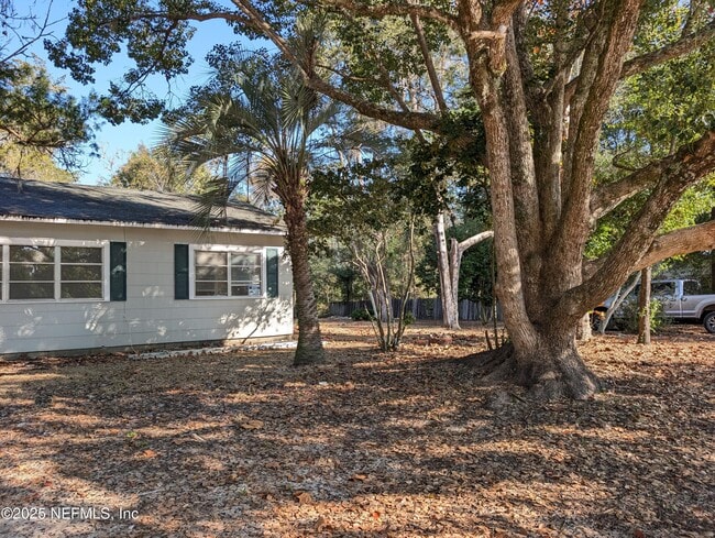 Building Photo - 220 2nd Way