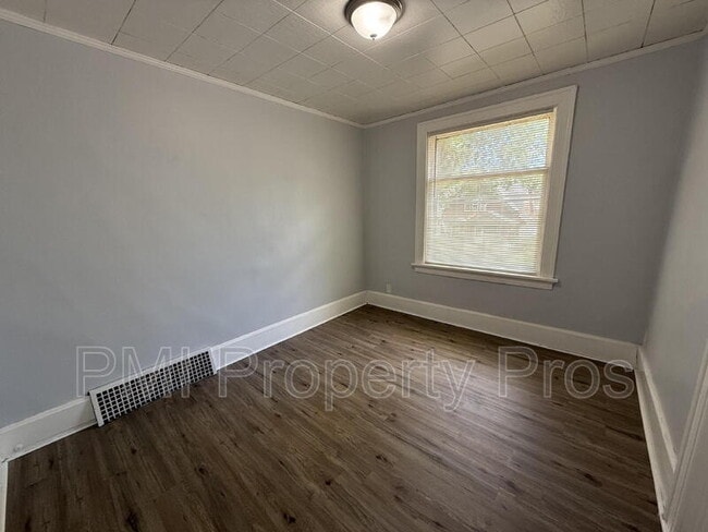 Building Photo - 2853 N Booth St