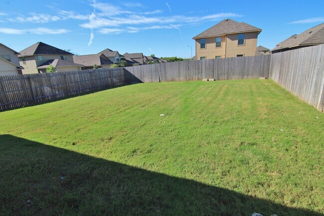 Foto del edificio - 7607 Cypress Vine