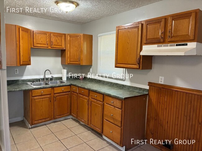 Building Photo - 4905 Porterfield Dr