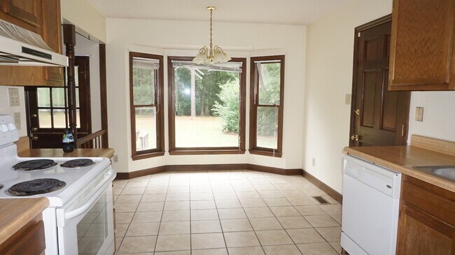 Building Photo - 6220 Lake Trail Dr
