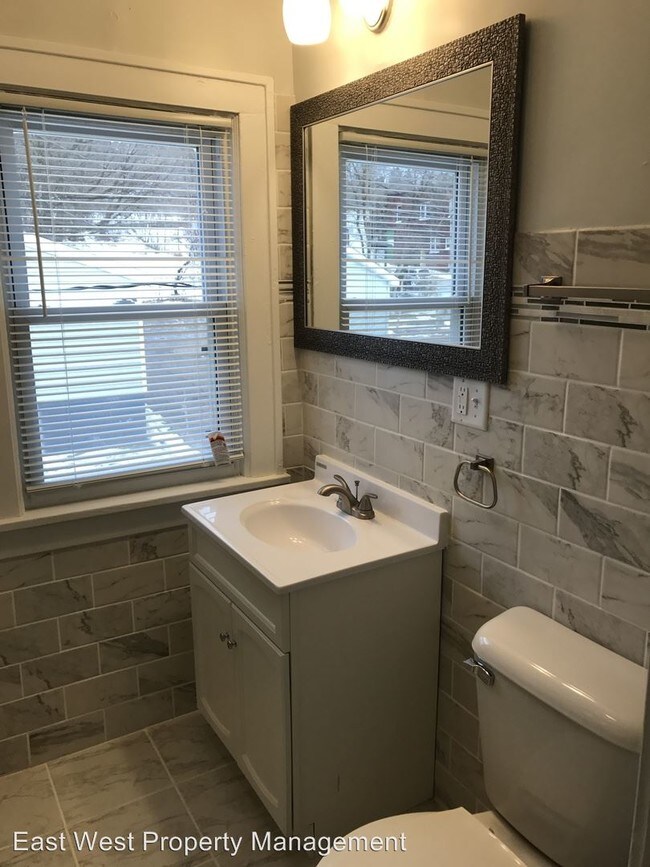 Building Photo - 2023 W 3rd St