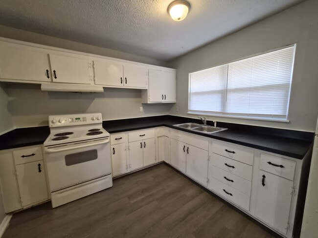 Building Photo - 4102 Biscayne Rd