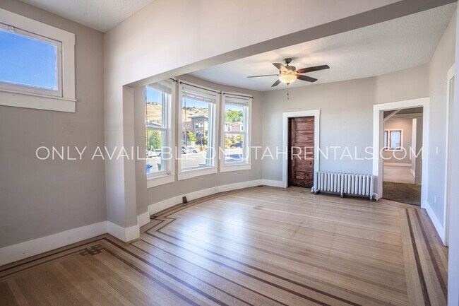 Building Photo - 480 N 300 W