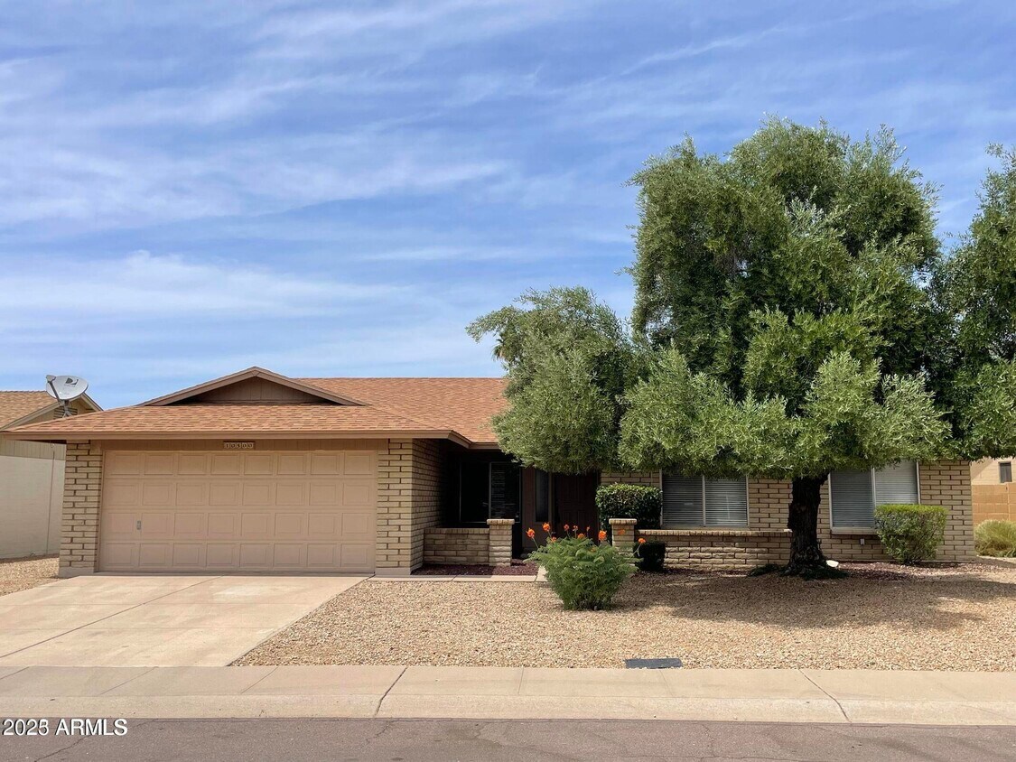 Primary Photo - 10500 E Mercer Ln