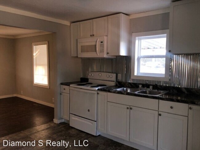 Foto del edificio - 2 br, 1 bath House - 2832 West Water Street