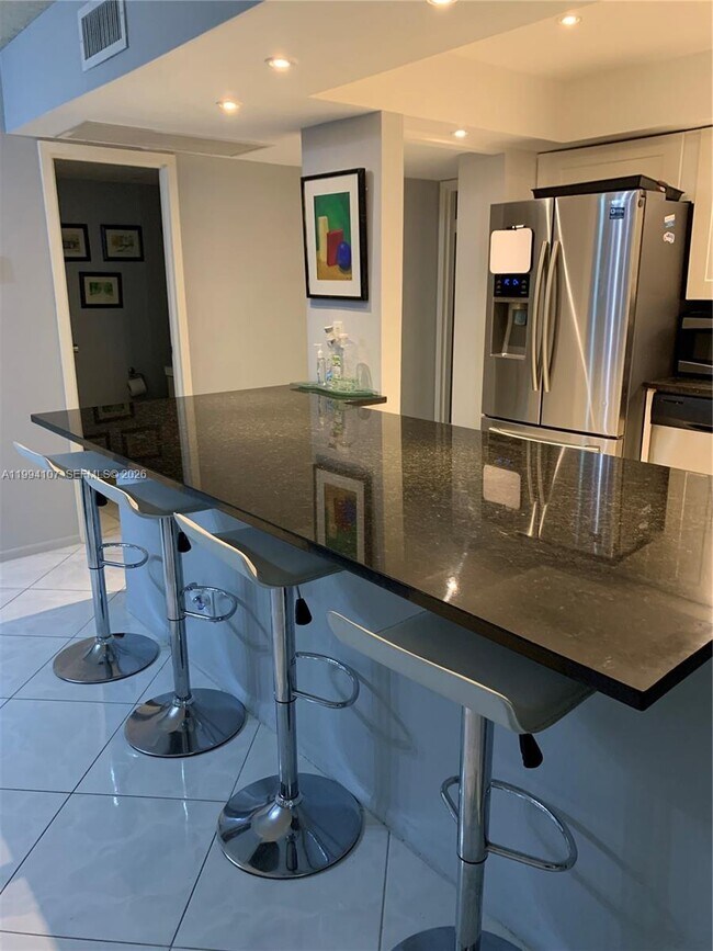 Foto del edificio - 501 Three Islands Boulevard