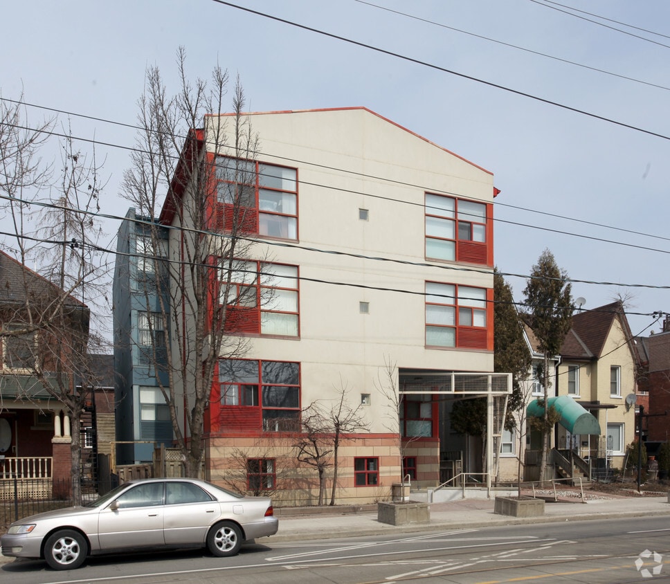Building Photo - 1480 Queen St E