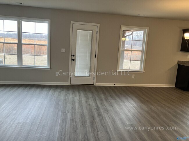 Foto del edificio - 126 Ocean Springs Ave