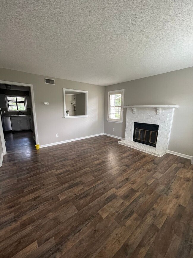 Building Photo - 3404 Doriswood Ct Antioch, TN 37013