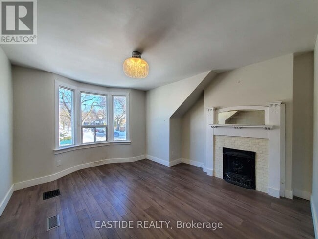 Building Photo - 212 Monarch Park Ave